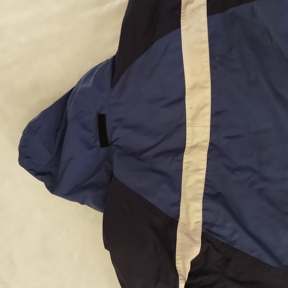 Blue And White Boulder Gear Extreme Temperature Weather Jacket. - Picture 5 of 7